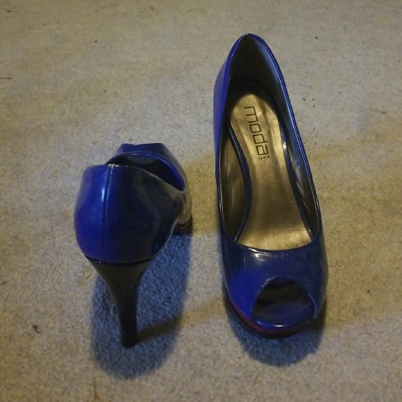 Shoes - Picture 3 of 5